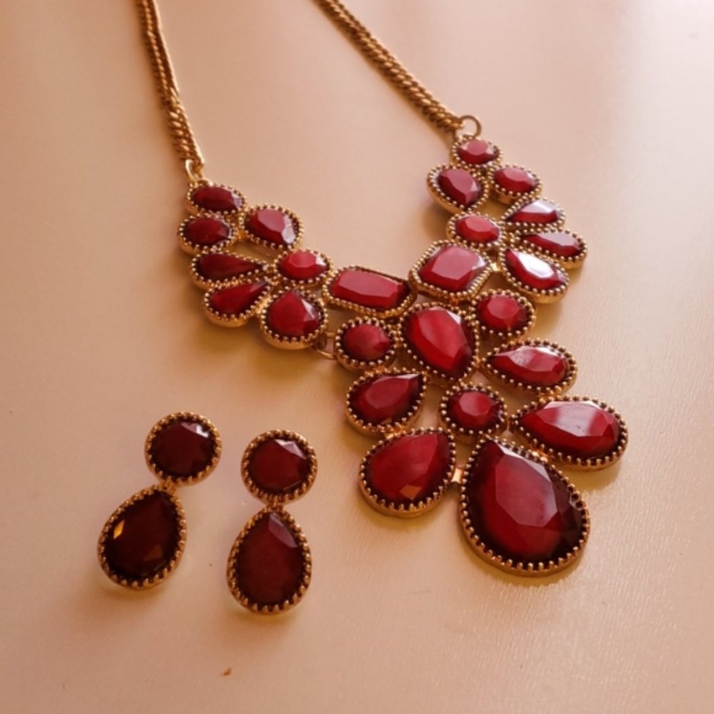 BUNDLE 2 Red & Black Fashion necklace set - Picture 2 of 5